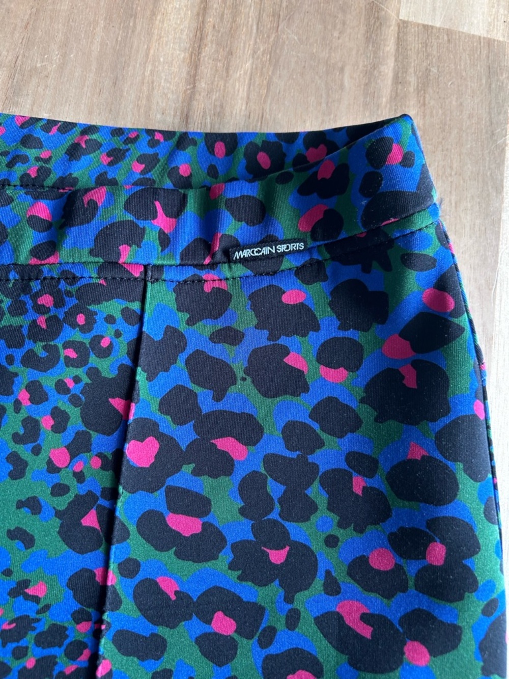Marc Cain Sport Pantalon N6 (44) – Léopard coloré – Comme neuf - Picture 3 of 5